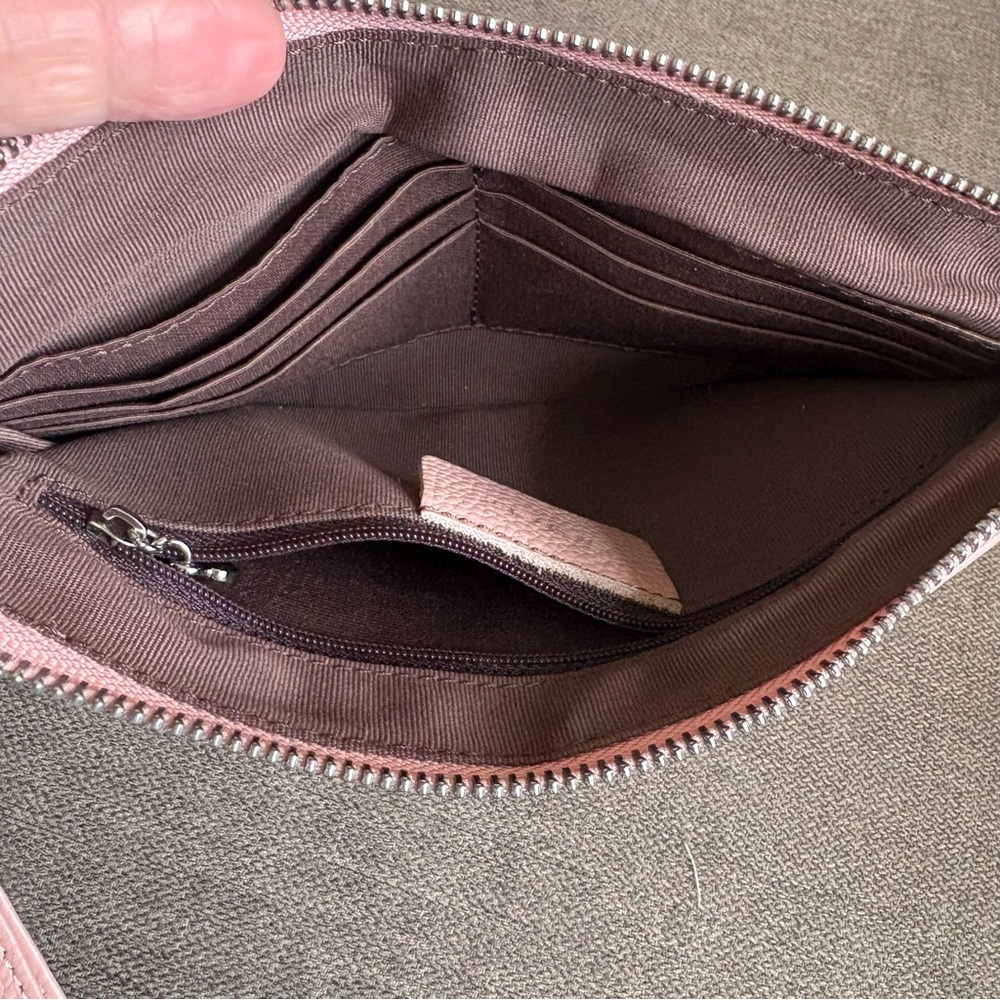 Befen Pink Leather Wristlet Clutch - Women's Bag. 9”X5.5”. INV25/483 - Picture 3 of 12
